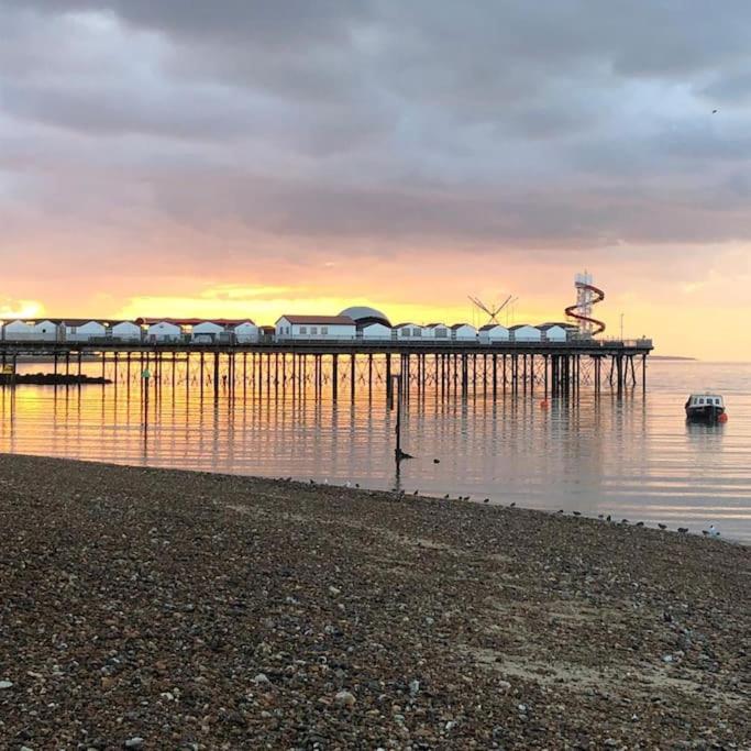 Two Bedroom Private Cottage With Private Parking Just By The Sea Herne Bay Luaran gambar